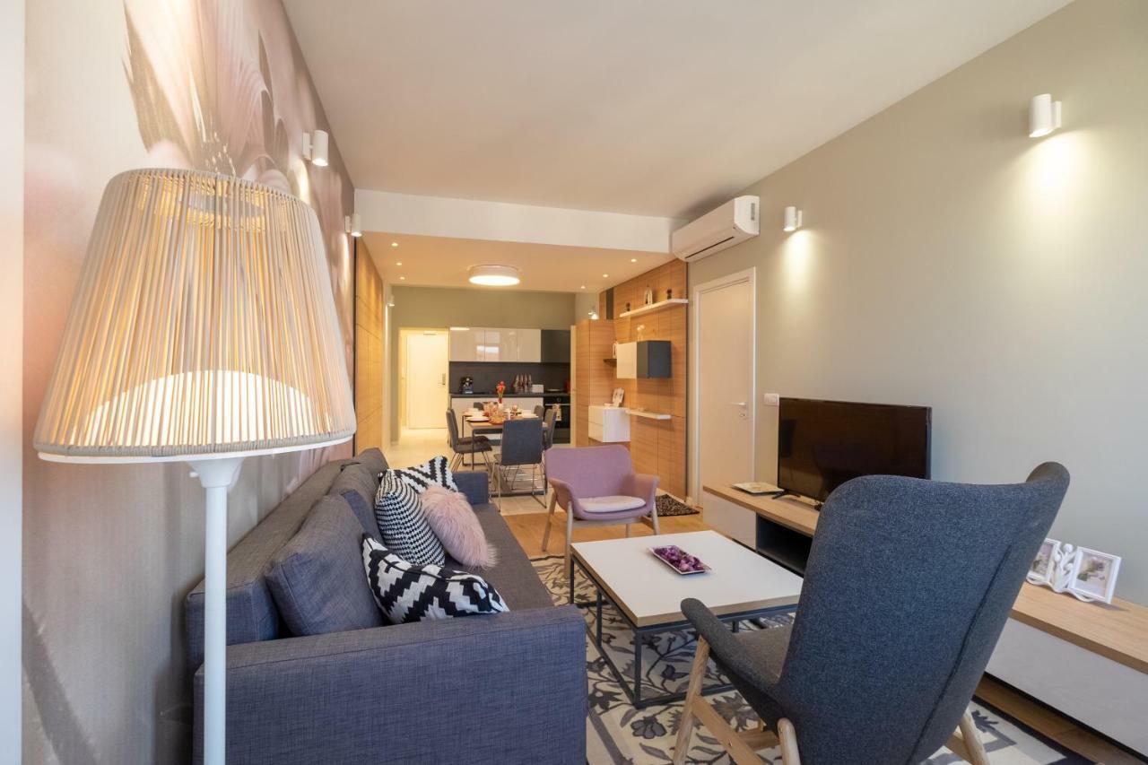 Vitosha Blvd Luxury 2-Bedroom, 2-Bathroom With Balcony Sofia Exterior photo