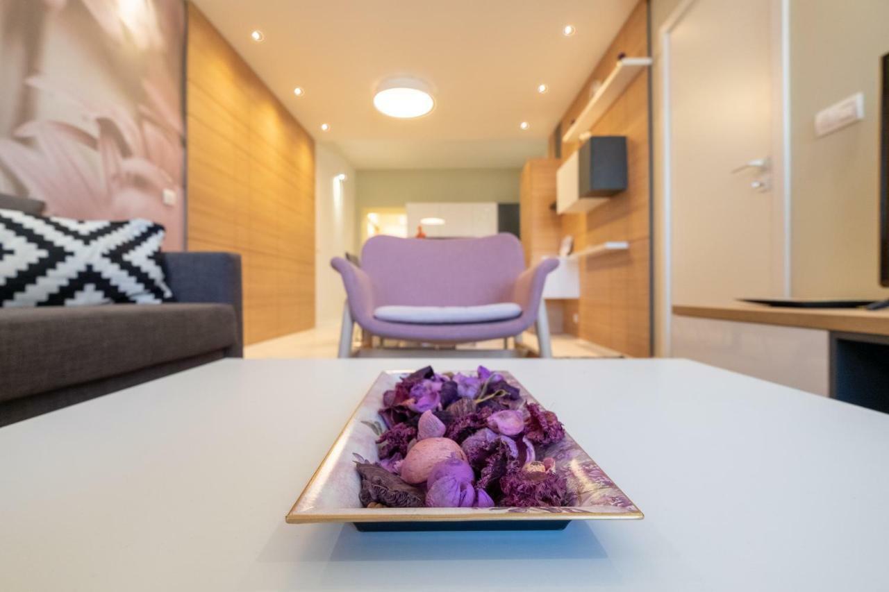Vitosha Blvd Luxury 2-Bedroom, 2-Bathroom With Balcony Sofia Exterior photo