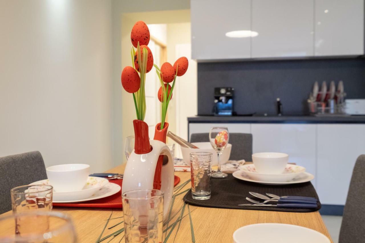 Vitosha Blvd Luxury 2-Bedroom, 2-Bathroom With Balcony Sofia Exterior photo