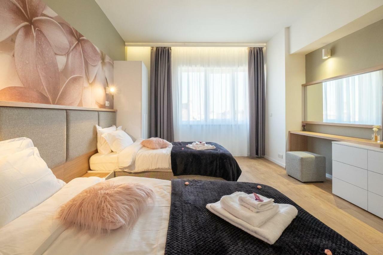 Vitosha Blvd Luxury 2-Bedroom, 2-Bathroom With Balcony Sofia Exterior photo