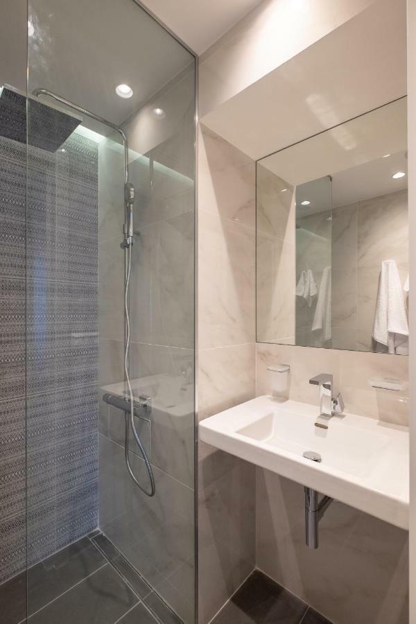 Vitosha Blvd Luxury 2-Bedroom, 2-Bathroom With Balcony Sofia Exterior photo